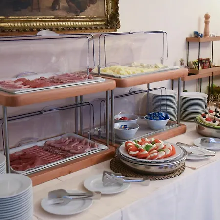 Les 7 Erica Hotel 4*